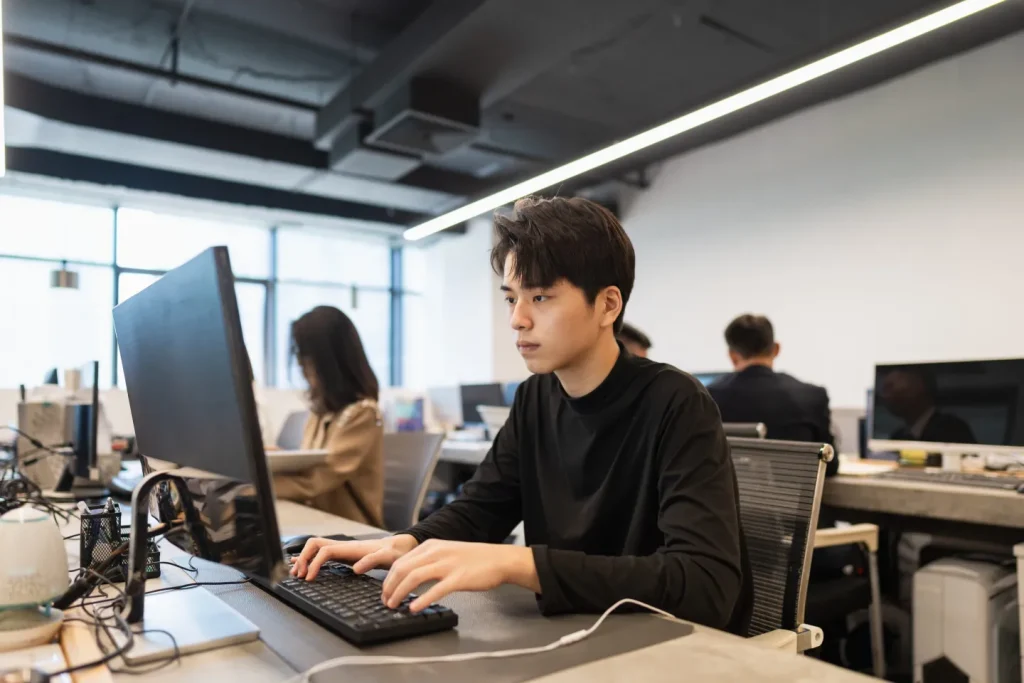 China Youth Unemployment Crisis: Gen Z Paying $7 a Day to “Pretend to Work” in Fake Offices